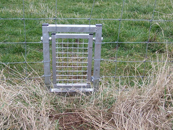 Gate-badger